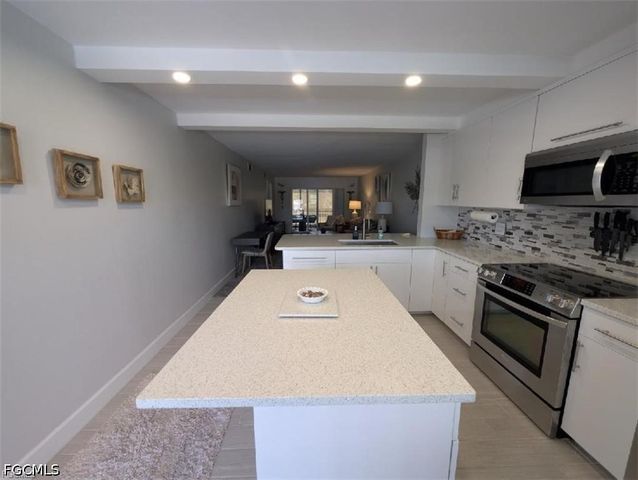 2111 Barkeley LN 13, Fort Myers, FL 33907