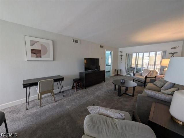 2111 Barkeley LN 13, Fort Myers, FL 33907