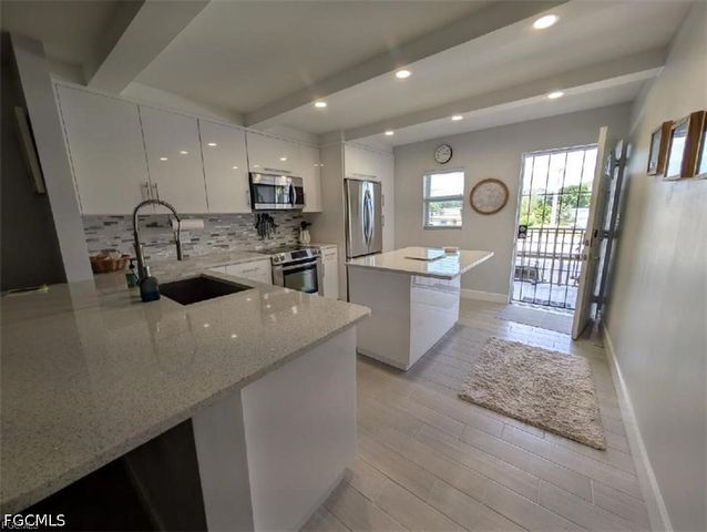 2111 Barkeley LN 13, Fort Myers, FL 33907