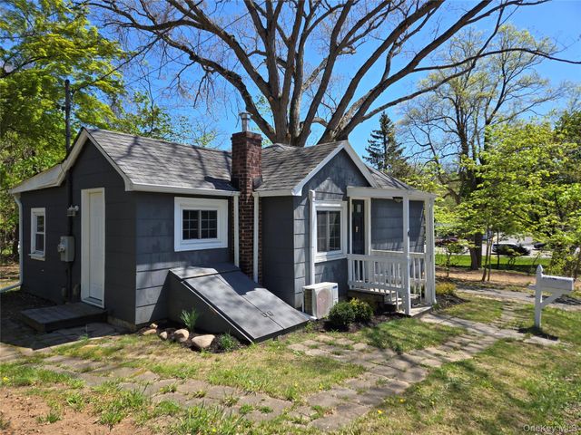 4 Private Road, East Setauket, NY 11733