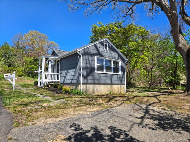 4 Private Road, East Setauket, NY 11733
