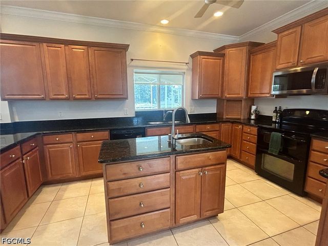 1931 SW 17th PL, Cape Coral, FL 33991