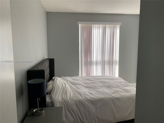 7275 SW 90th St C312, Miami, FL 33156