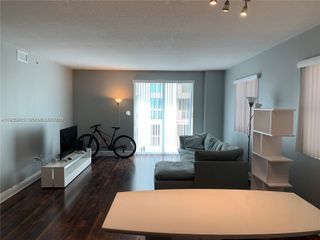 7275 SW 90th St C312, Miami, FL 33156