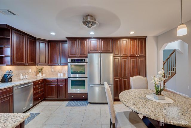 409 S 2nd Avenue S, Highland Park, NJ 08904