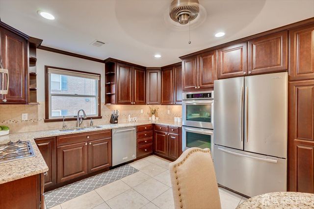 409 S 2nd Avenue S, Highland Park, NJ 08904