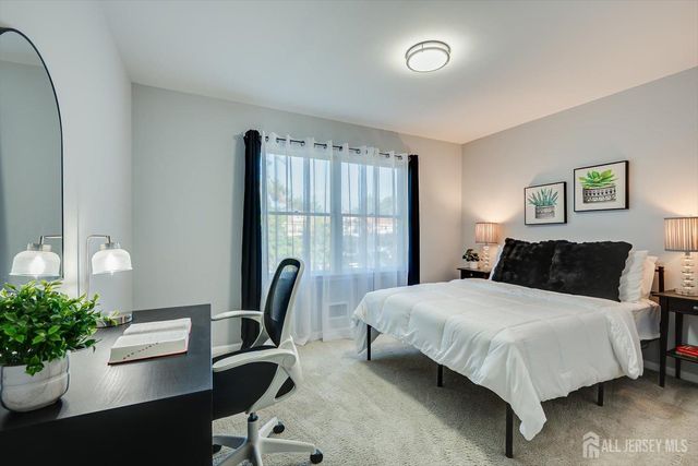 409 S 2nd Avenue S, Highland Park, NJ 08904