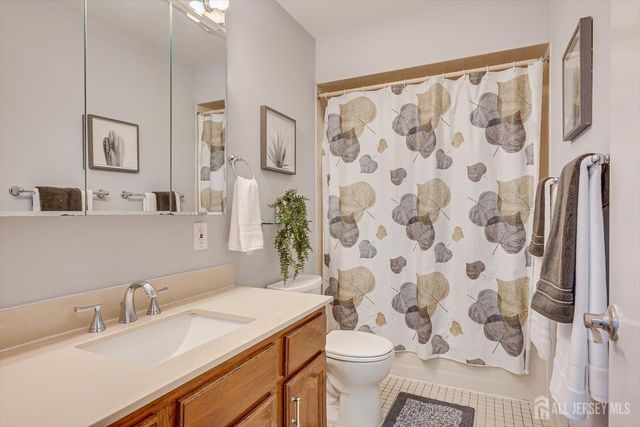 409 S 2nd Avenue S, Highland Park, NJ 08904