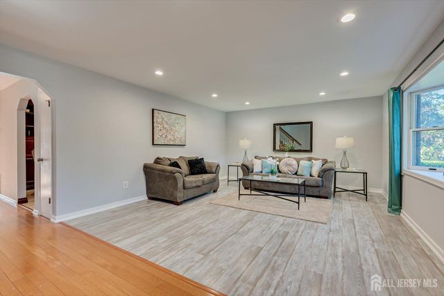 409 S 2nd Avenue S, Highland Park, NJ 08904