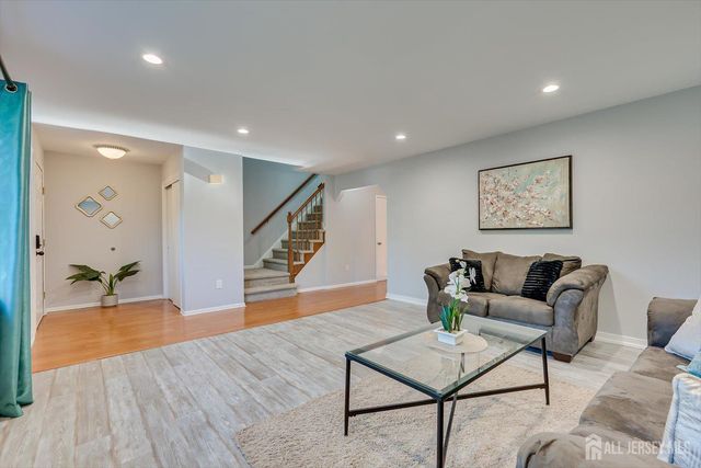 409 S 2nd Avenue S, Highland Park, NJ 08904