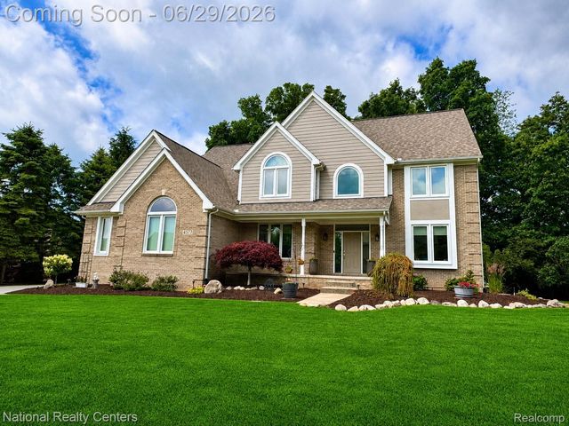 4577 Darlene Drive, Commerce Charter Township, MI 48382