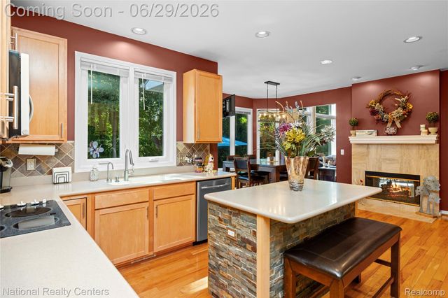 4577 Darlene Drive, Commerce Charter Township, MI 48382