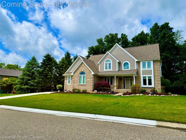 4577 Darlene Drive, Commerce Charter Township, MI 48382