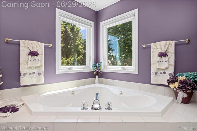 4577 Darlene Drive, Commerce Charter Township, MI 48382