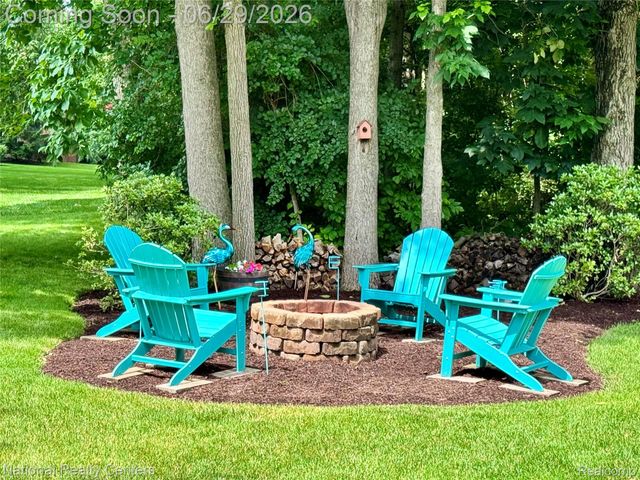 4577 Darlene Drive, Commerce Charter Township, MI 48382