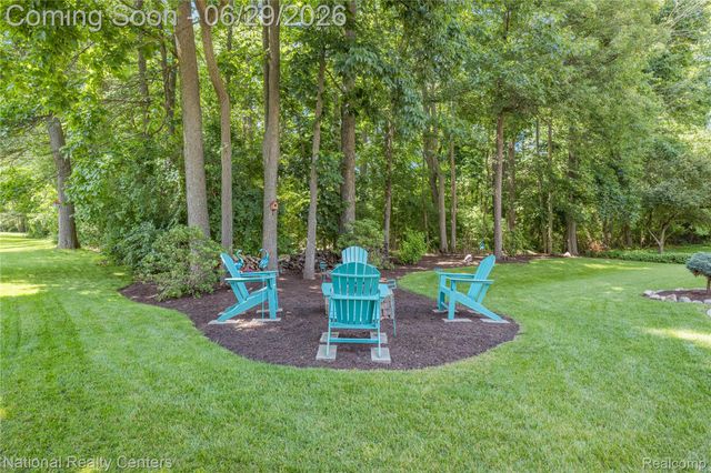 4577 Darlene Drive, Commerce Charter Township, MI 48382