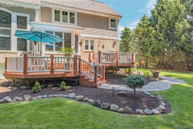 4577 Darlene Drive, Commerce Charter Township, MI 48382