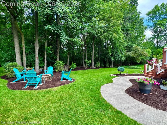 4577 Darlene Drive, Commerce Charter Township, MI 48382