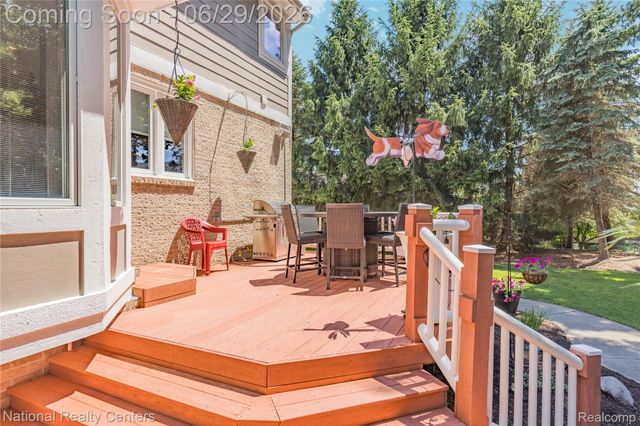 4577 Darlene Drive, Commerce Charter Township, MI 48382