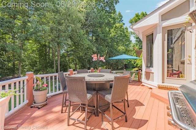 4577 Darlene Drive, Commerce Charter Township, MI 48382