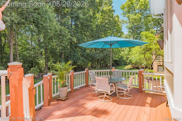 4577 Darlene Drive, Commerce Charter Township, MI 48382