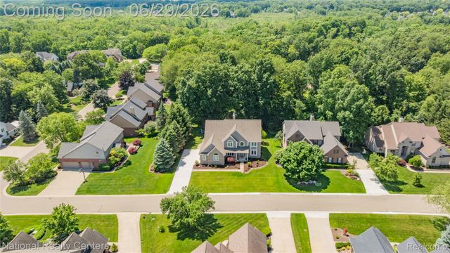 4577 Darlene Drive, Commerce Charter Township, MI 48382