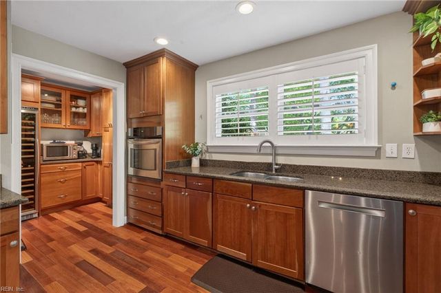 7305 Appletree LN, Norfolk, VA 23505