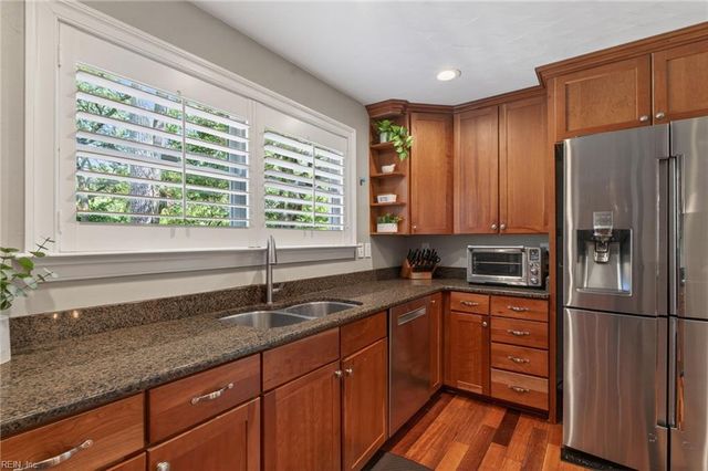 7305 Appletree LN, Norfolk, VA 23505