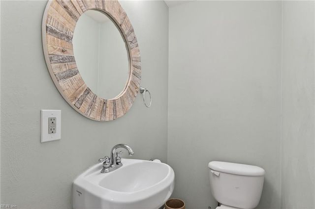 7305 Appletree LN, Norfolk, VA 23505