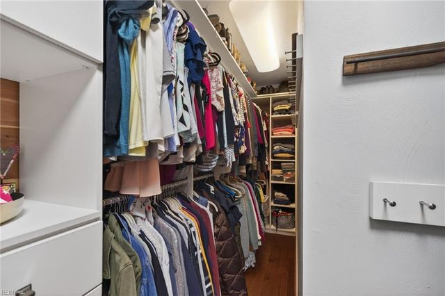 7305 Appletree LN, Norfolk, VA 23505