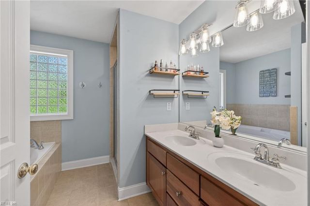 7305 Appletree LN, Norfolk, VA 23505