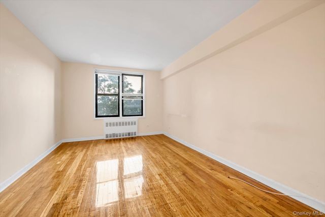 63-09 108 Street 3S, Forest Hills, NY 11375