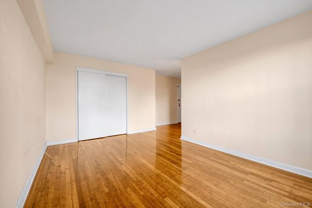 63-09 108 Street 3S, Forest Hills, NY 11375