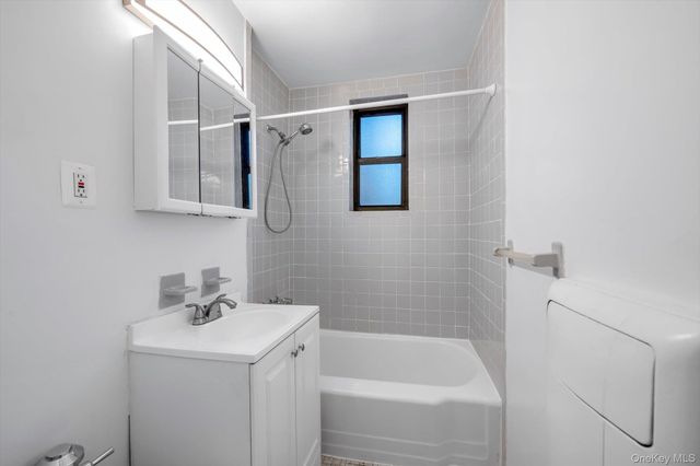 63-09 108 Street 3S, Forest Hills, NY 11375