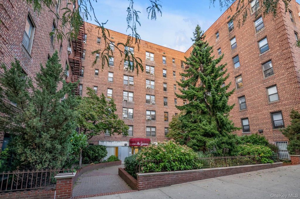 63-09 108 Street 3S, Forest Hills, NY 11375