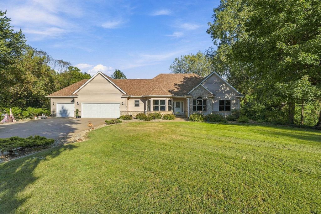 975 Jewel Avenue N, Lake Elmo, MN 55042 — photo 2