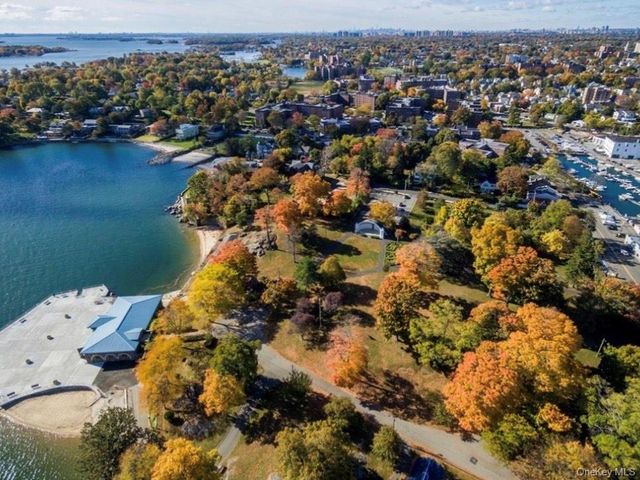 450 Pelham Road 3B, New Rochelle, NY 10805