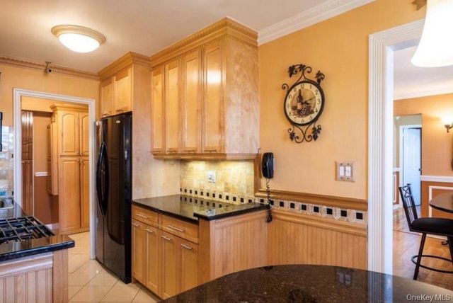 450 Pelham Road 3B, New Rochelle, NY 10805