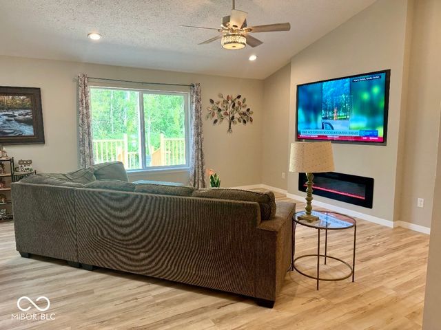640 Mill Springs, Coatesville, IN 46121