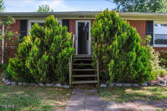 744 South Austin Springs Road, Johnson City, TN 37601