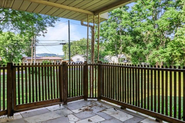 744 South Austin Springs Road, Johnson City, TN 37601
