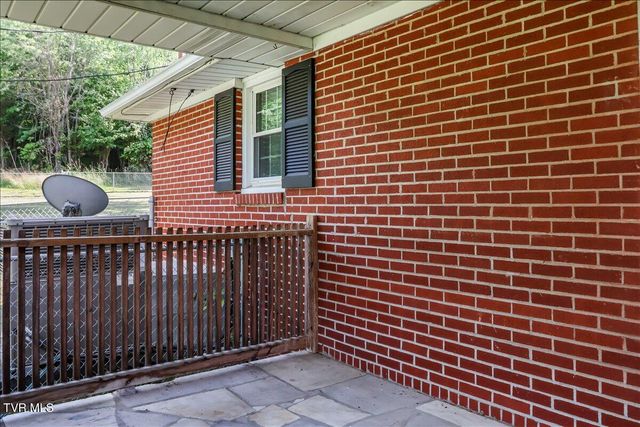 744 South Austin Springs Road, Johnson City, TN 37601