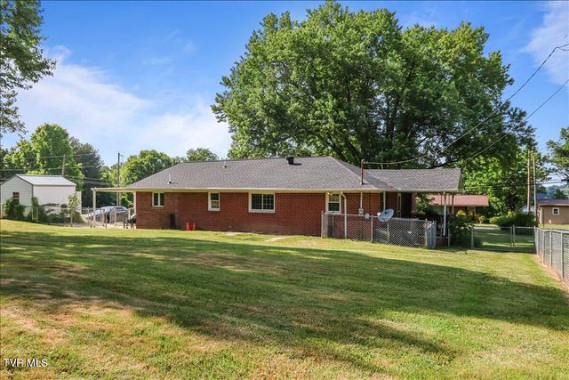 744 South Austin Springs Road, Johnson City, TN 37601