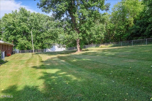 744 South Austin Springs Road, Johnson City, TN 37601