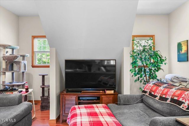 744 South Austin Springs Road, Johnson City, TN 37601