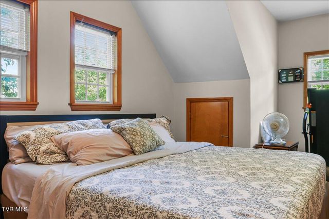 744 South Austin Springs Road, Johnson City, TN 37601
