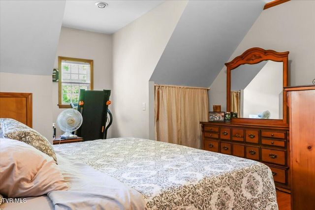 744 South Austin Springs Road, Johnson City, TN 37601