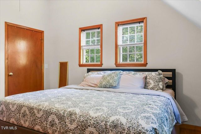 744 South Austin Springs Road, Johnson City, TN 37601