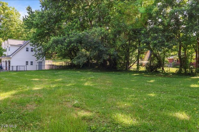 744 South Austin Springs Road, Johnson City, TN 37601