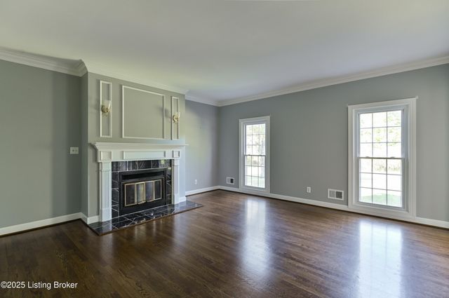 8804 Wolf Pen Branch Rd, Prospect, KY 40059
